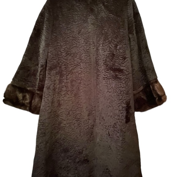 Vintage Women's Faux Black Persian Lamb Swing
Coat with Faux Mink Collar & Cuffs - Picture 7 of 16